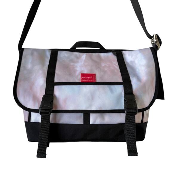 NWT! Free People x Manhattan Portage Messenger Bag in Cloud (MSRP $178) - Picture 3 of 11